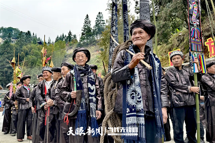 “村超爺爺”楊老趕。榕江縣融媒供圖.png