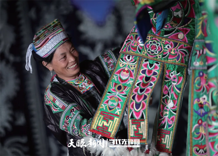 百鳥衣。榕江縣融媒供圖.png