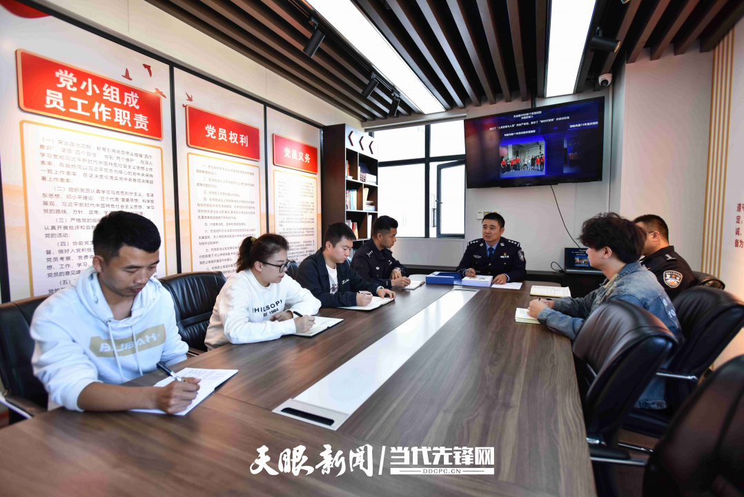 雷庭方工作室，早已成為“希望”的代名詞。為了更好讓愛回家，雷庭方不斷帶領團隊精進技戰(zhàn)術(shù)。.JPG